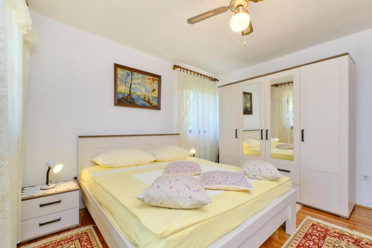 Apartman Ana Mali Losinj Exterior photo